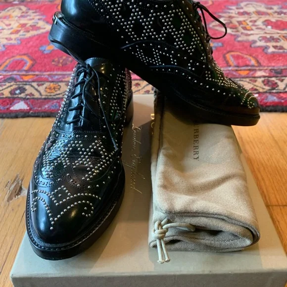 Burberry Gennie lace up studs shoes
